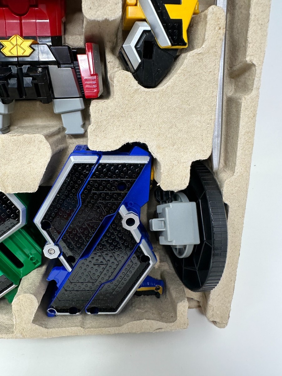 Power Rangers 20th Anniversary Deluxe Samurai Megazord Action