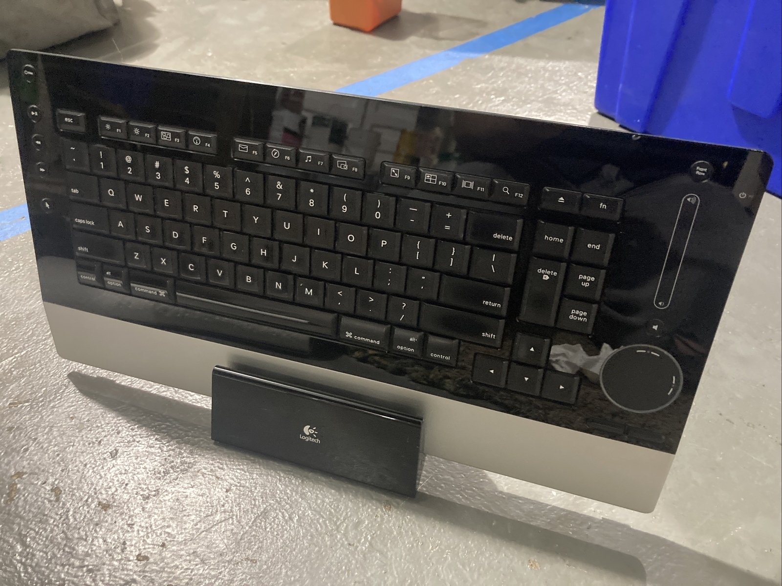 LOGITECH diNovo Edge Keyboard Bluetoooth Y-RAY81 With Charging Dock WORKING