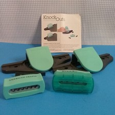 American Crafts Knock Outs 2 Border Punches with 2 Bases - Scallops Stars