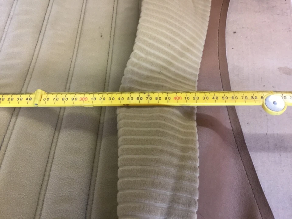 Genuine Peugeot 504 saloon GL RIGHT REAR seat backrest cover 894858 - Image 3 of 4