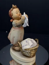 Goebel Hummel Wash Day 321 No Crazing! Mint Free Shipping