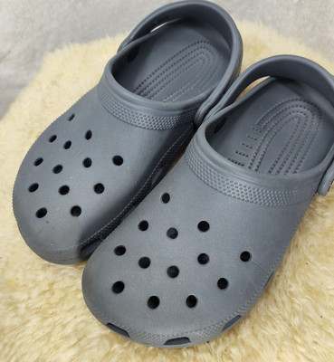 CROCS CLASSIC RUBBER CLOGS SLIPON WATERPROOF MENS SIZE 6 WOMEN SIZE 8 GRAY