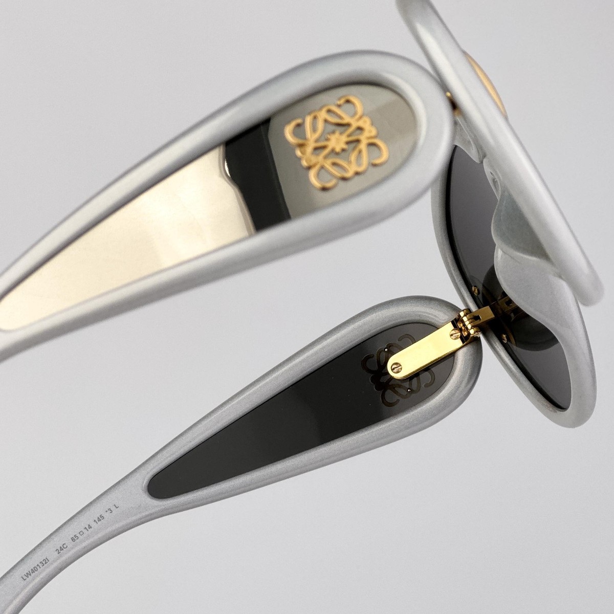 New, LOEWE Sunglasses LW40132I 24C Authentic New, LOEWE Sunglasses LW40132I 32I Authentic main image 4