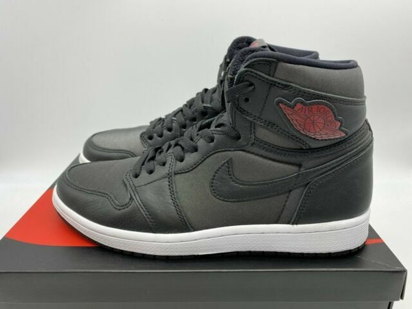 Nike Air Jordan 1 Retro High OG Shoe 