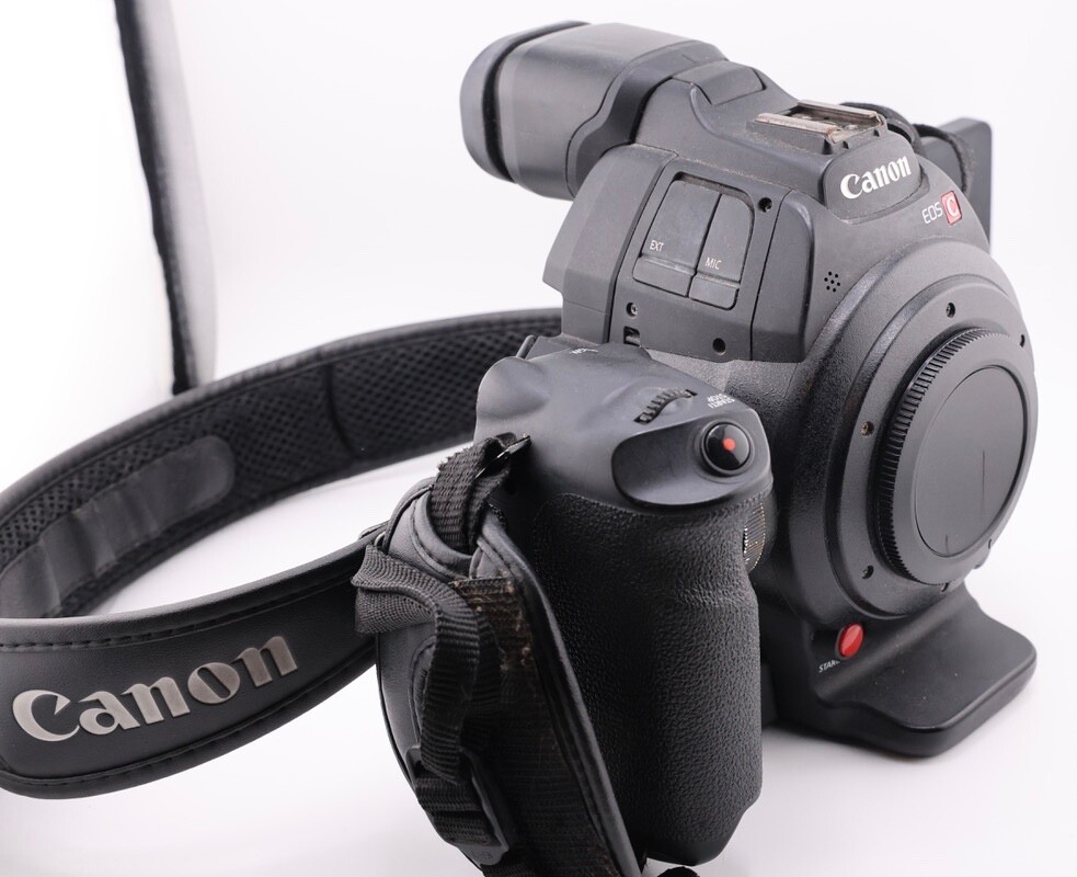 Canon EOS C100 Mark2 (美品) Canon EOS C100 Mark II Cinema EOS Camera with Dual Pixel