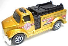 2016 MATCHBOX HIGHWAY RESCUE FIRE TRUCK GOLD 1:64 DIECAST 3" TRUCK W RED & WHITE