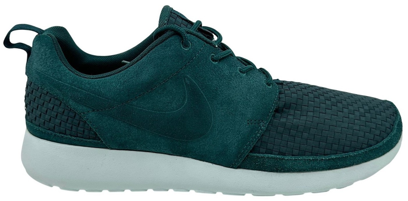 DSM x NikeLab Roshe Daybreak Triple Black for Sale | Authenticity