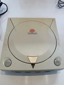 Dreamcast Main unit + 2 controllers + 1 game software included