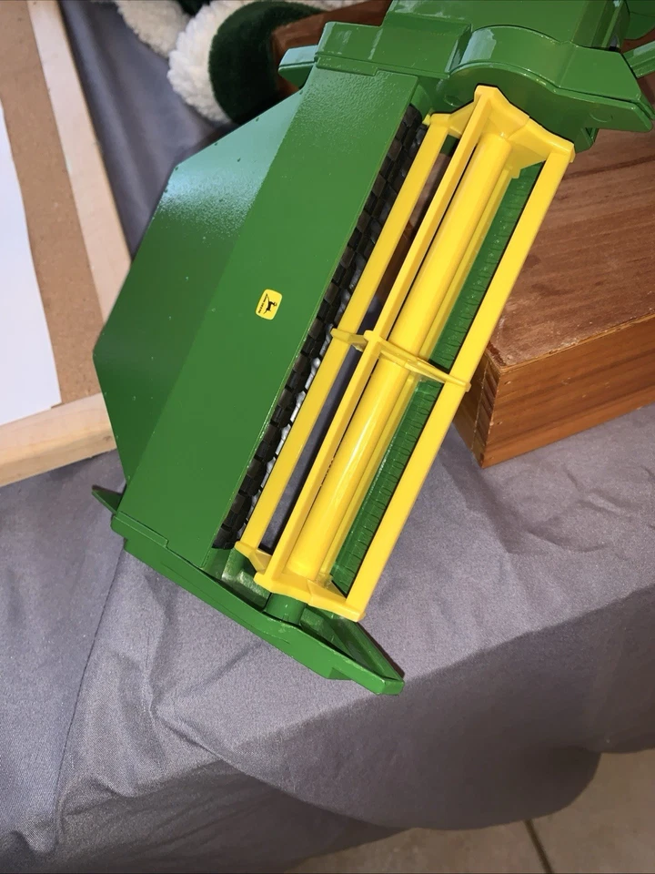 De colección. Juego de 3 tractores de juguete John Deere equipo agrícola escala 1/16 PristineDIE-CAST  Foto 2 de 4