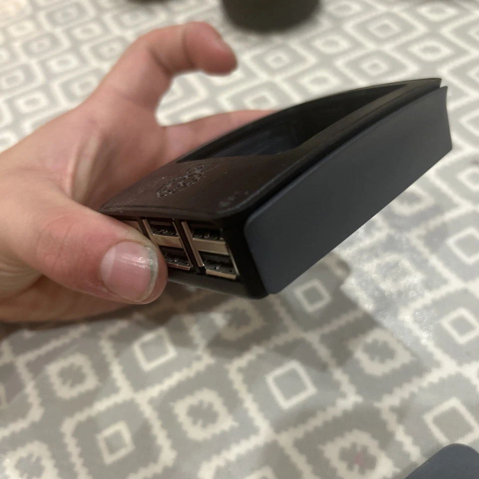 Raspberry Pi 3 Model B V1.2 +rover kit and other electronic components  - Image 3 of 4