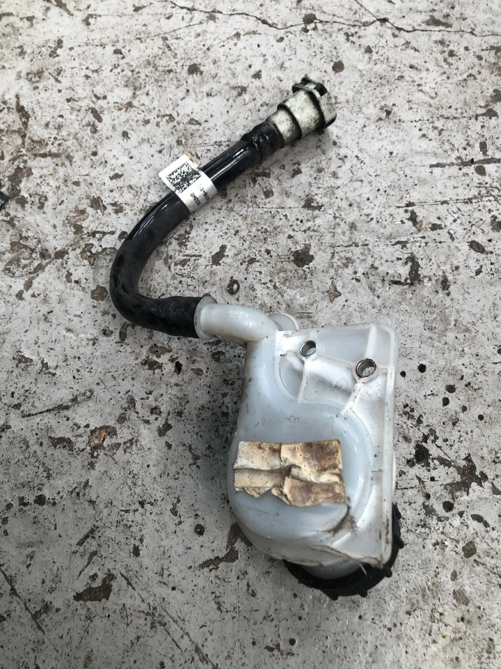 Tanque de líquido de frenos Ford Transit Courier EY162K478BC 1496cc diésel MPV 2018 s46 Foto 4 de 4