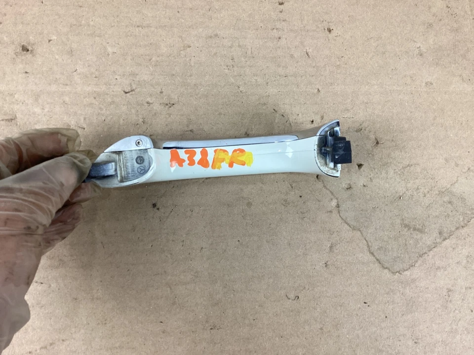 2007-2012 Mercedes-Benz GL450 GL550 Rear Right Side Exterior Door Handle OEM - Image 3 of 4