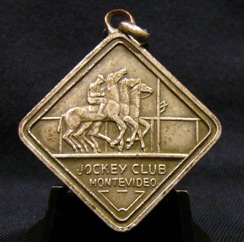 URUGUAY 1980 "JOCKEY CLUB MONTEVIDEO" HORSE RACING TURF DESIGN,  MEMBER MEDAL