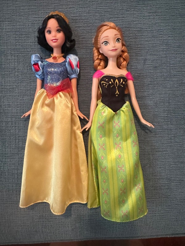 Disney Princess dolls  with dresses: Snow White, & Anna/Frozen. Barbie Dolls. 