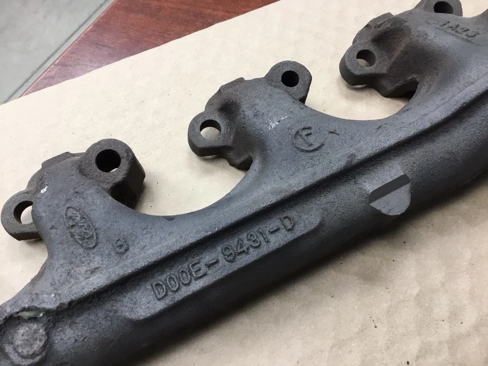 D0OE-9431-D 1970 1971 1972 1973 Ford Torino Mustang LH Left Exhaust Manifold - Image 3 of 4
