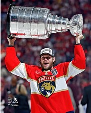 Carter Verhaeghe Panthers Unsigned 8x10 2025 Stanley Cup Champ Raise Cup Photo