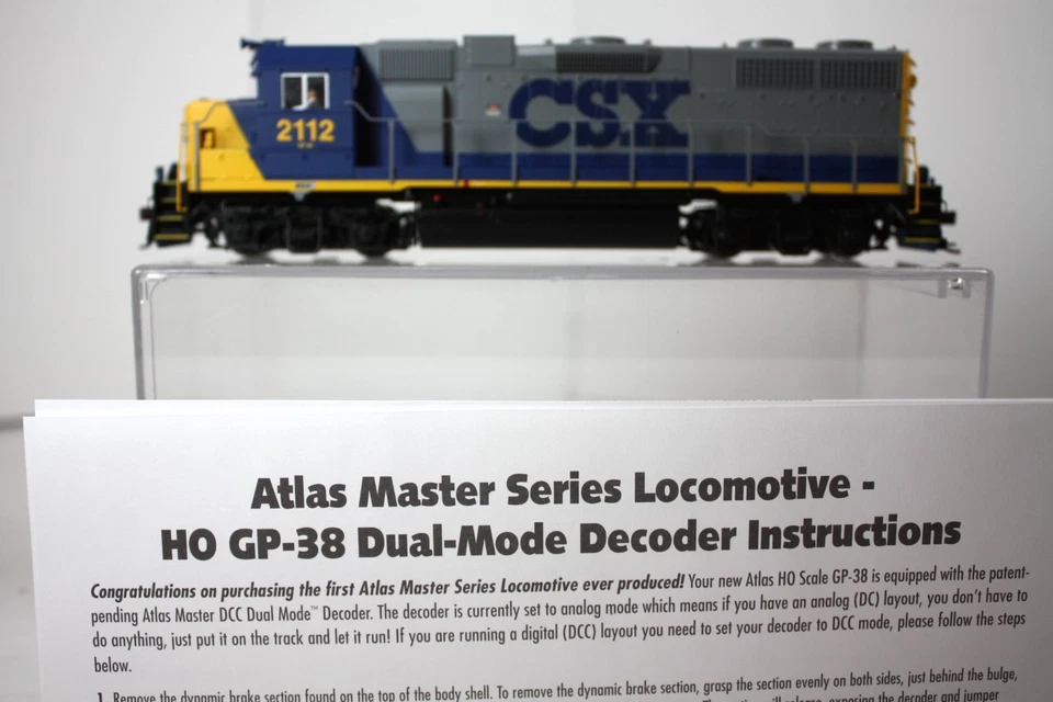 Atlas HO CSX GP-38 Master Series Diesel #8967 - Image 2 of 4
