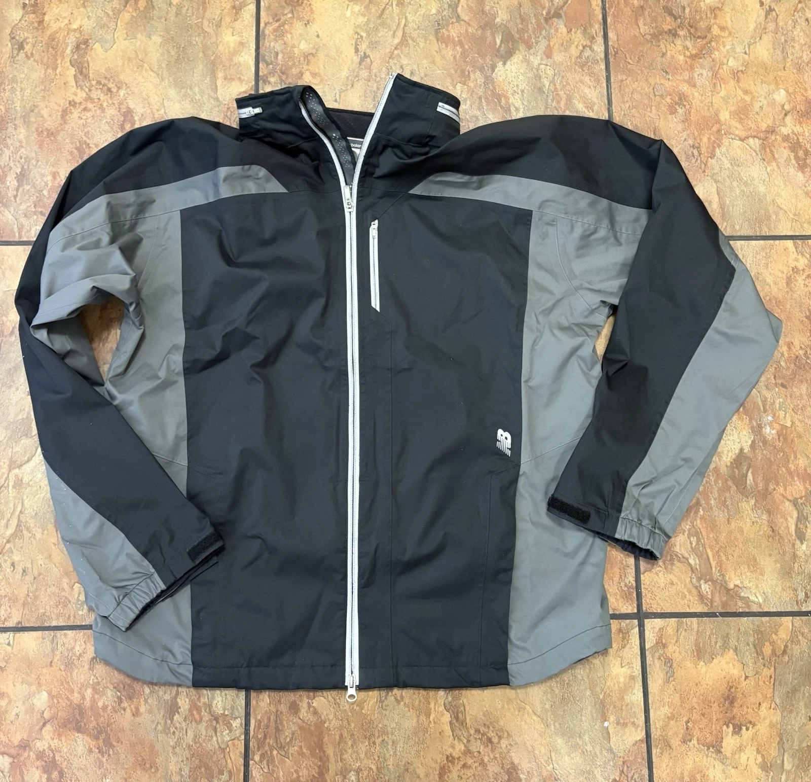 New Balance Technical 2.5 Layer Waterproof Range Shell Men’s Extra Large