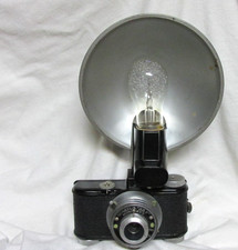 VINTAGE 1950s SPARTUS 35F MODEL 400 CAMERA w/ FLASH  ERA BULB