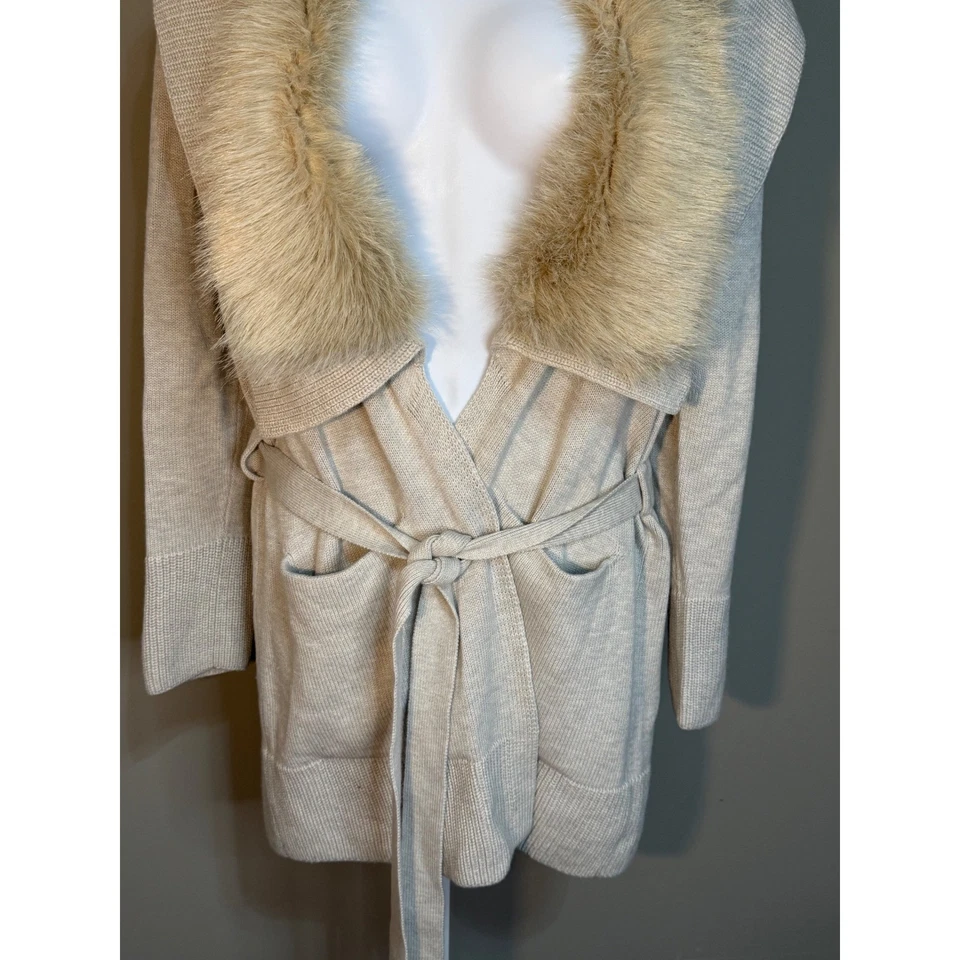 Cárdigan Banana Republic Lana Merino con Cinturón con Cuello Extraíble de Piel Sintética M Foto 4 de 4