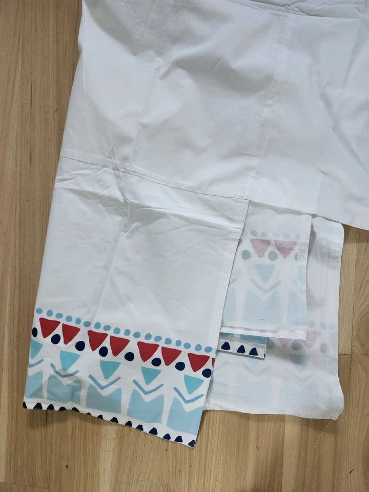 Falda Cuna Land Of Nod Blanca Azul Roja Algodón Geométrico Nueva sin Etiquetas Foto 2 de 4