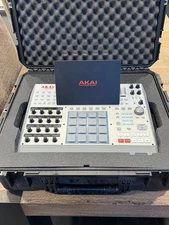MPC X Special Edition - Excellent Condition.  With SKB Case.   2 Hours Use