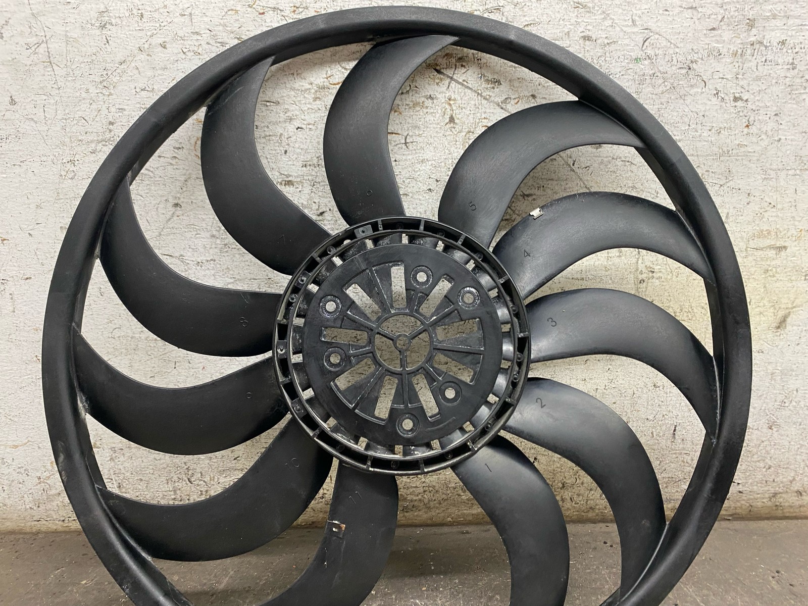 2020-2025 ASTON MARTIN DBX 4.0L RADIATOR ELECTRIC COOLING FAN BLADE ONLY OEM