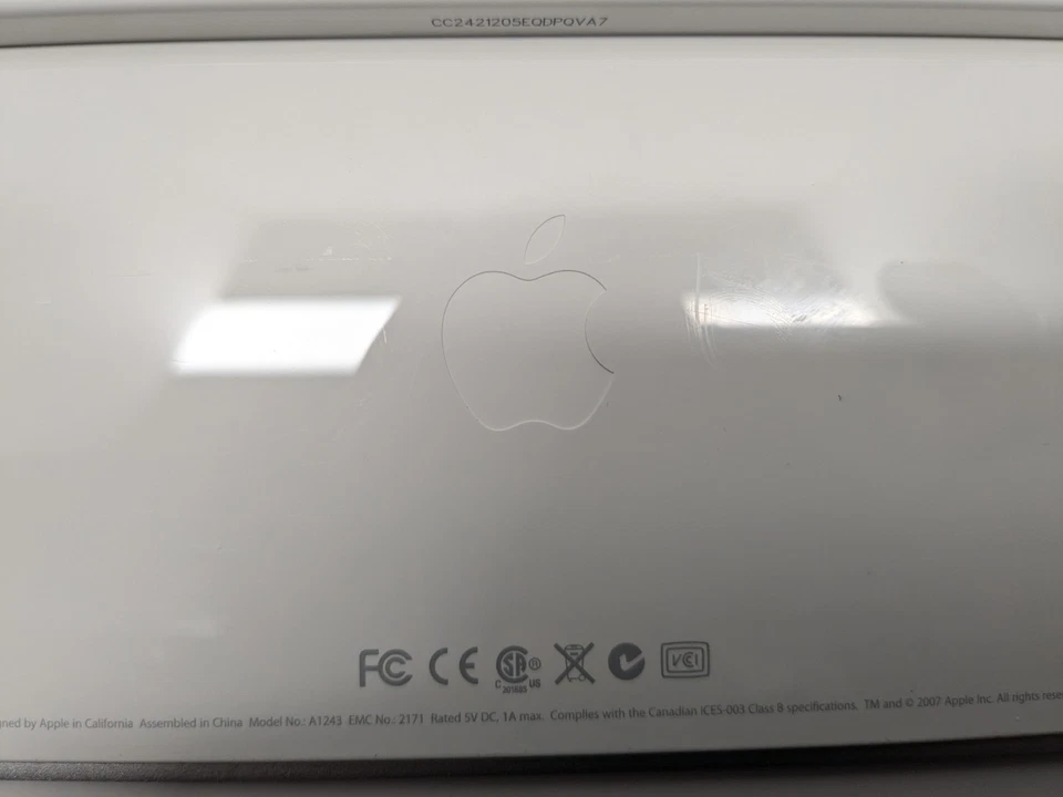 Teclado Apple A1243 con cable con teclado numérico plateado/blanco como está Foto 4 de 4