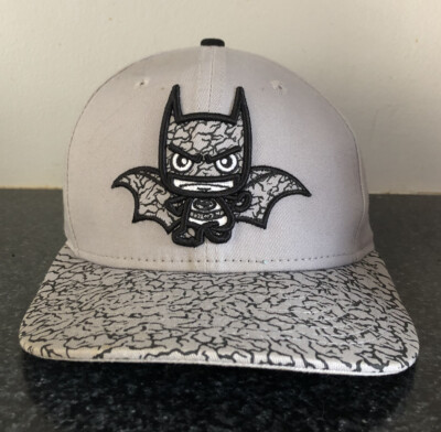 DC Comics BATMAN New Era 9Fifty SnapBack Hat Black/Grey Character Unique.