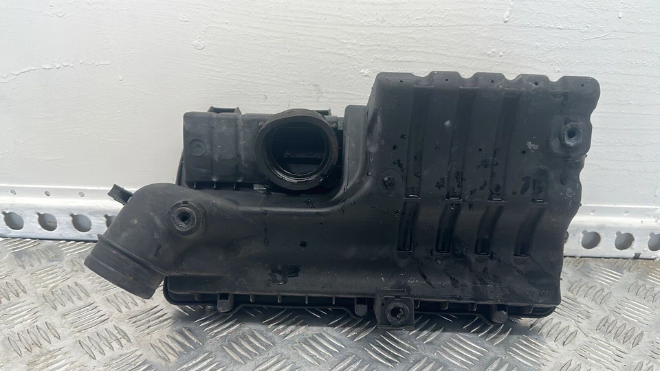 SEAT IBIZA 1,4 L GASOLINA 2010 CAJA FILTRO AIRE 036129620H Foto 2 de 4