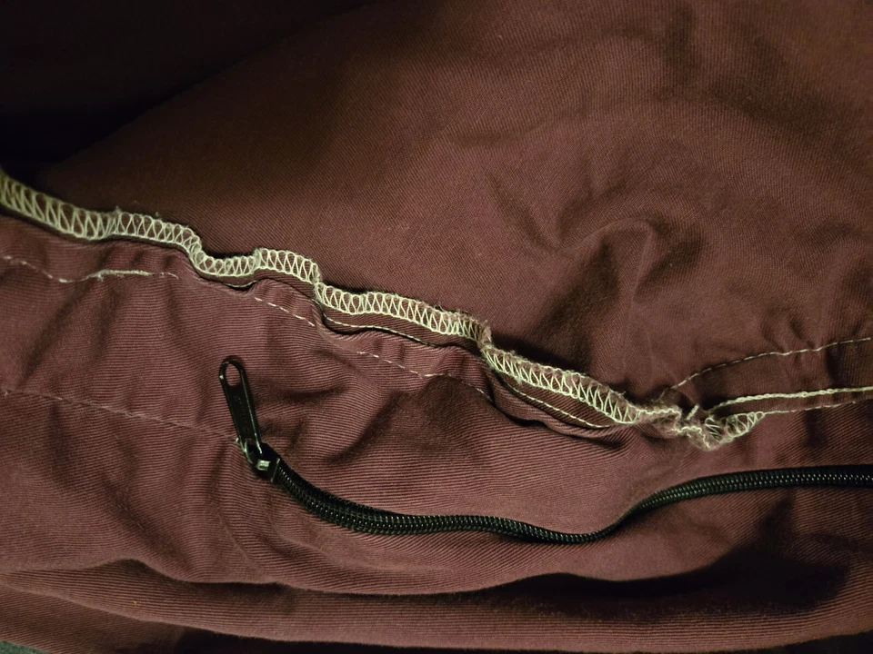 Funda Cama West Paw Design Perro Borgoña L-20" W-16" D-9" Foto 4 de 4