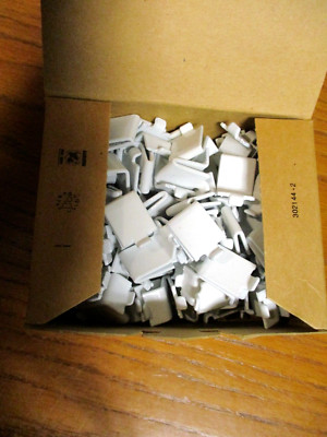 Box of Knape & Vogt Shelf Support White 256S - Box States 100 Count