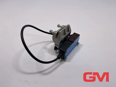 Sick Klein-Lichtschranken WTF18-3V910 photoelectric sensors 1025906 mit Halter - Bild 1 von 4