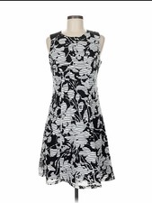 LOFT Women's Black/White Flower Fit & Flare Dress 6