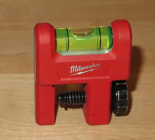 Milwaukee 48-22-5001 Compact Pipe-Lock Level
