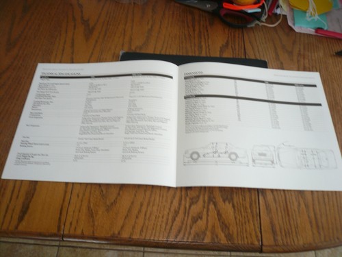 1986 Mercedes 300 Class Sales Brochure w/Technical Specifications Insert - Picture 12 of 14