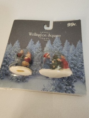 VTG Wellington Square 2004 Collectible Christmas Village Figurines New Old Stock - Picture 5 of 7