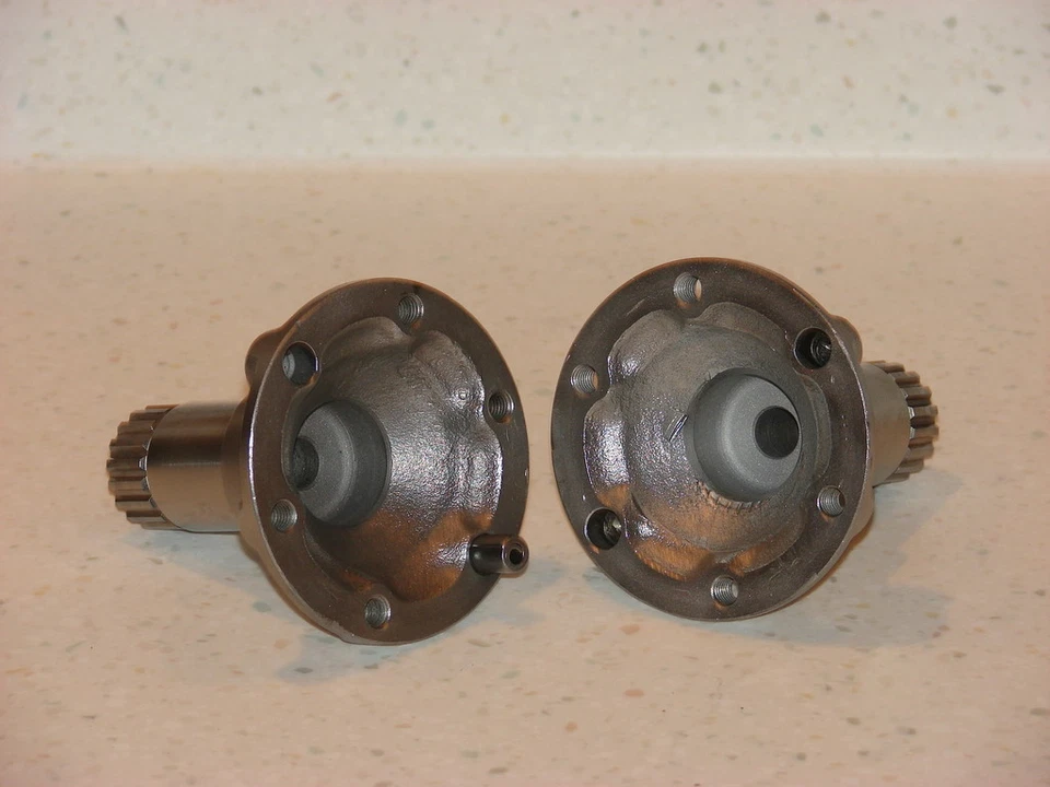 EXCELENTE PAR DE BRIDAS DE EJE DE SALIDA TRANS ORIGINALES USADAS PORSCHE 914 914-6 Foto 3 de 3