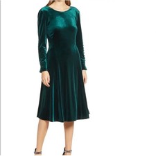 Tahari Emerald Green Velvet Midi Dress Long Sleeve Fit Flare NWOT