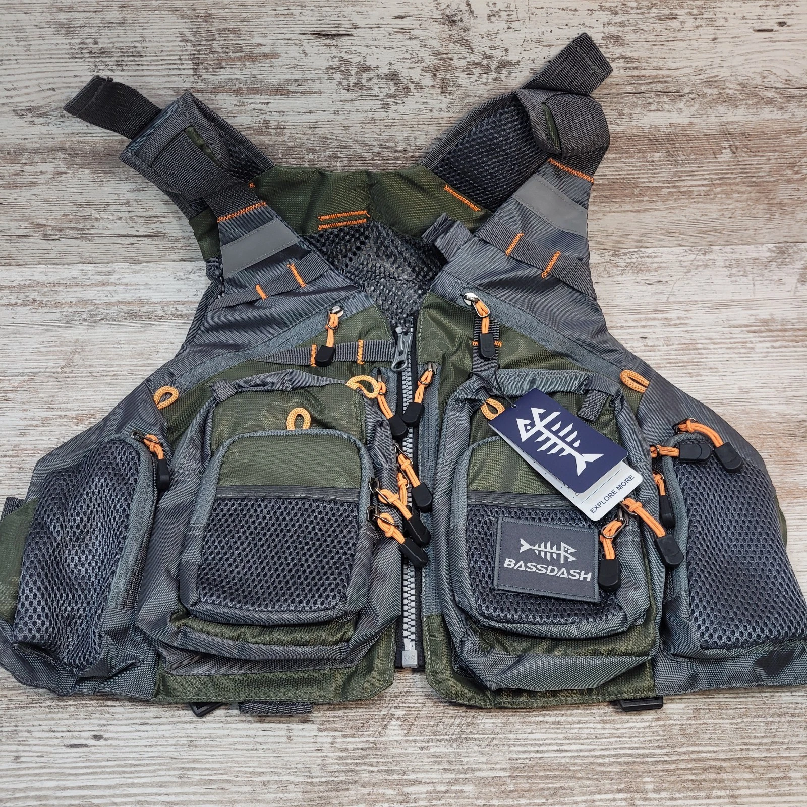 Bassdash Fishing Multi Pocket Mesh Vest Green Gray Men's Women's NWT
