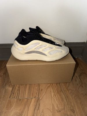 adidas Yeezy Boost 700 V3 Azael Size 11