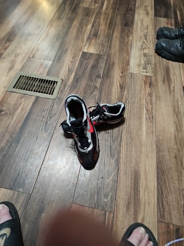 nike soccer shoes mens size 8.5 men Black And Red - Picture 1 of 4