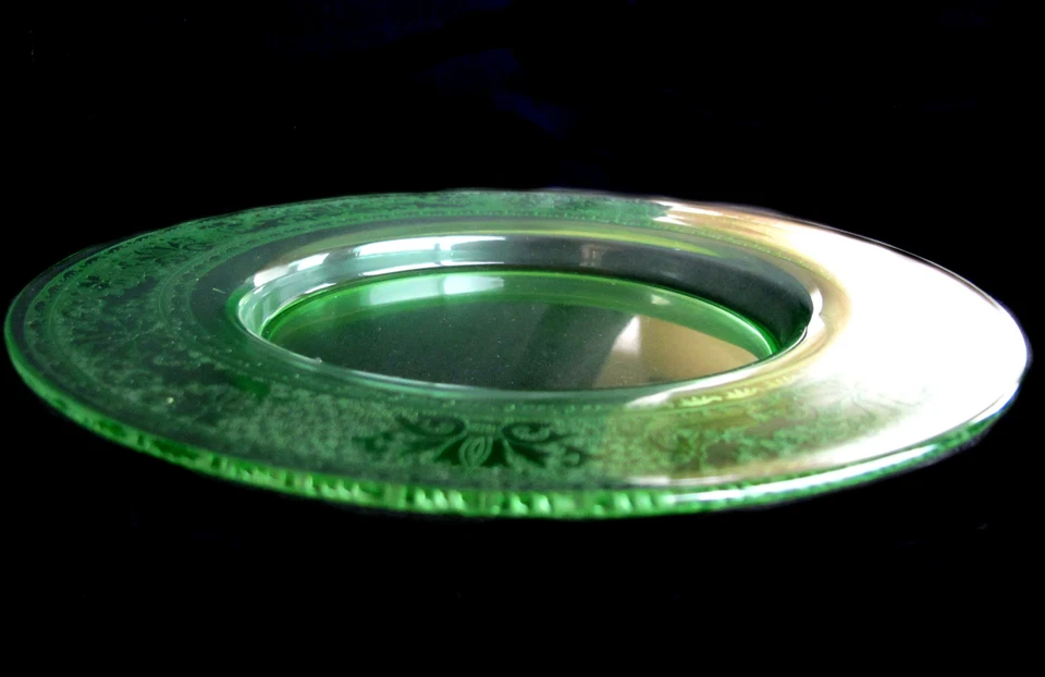 ANTIQUE~ETCHED~ROYAL#273~FOSTORIA GLASS~CLEAR GREEN~8 1/2" LUNCH PLATE~EXCELLENT - Image 4 of 4