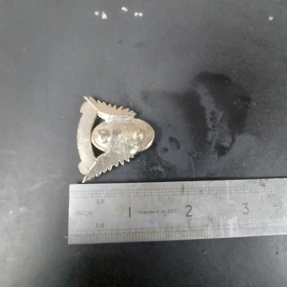 Suzuki Motorcycle pin Badge Biker Japanese Hat Vest Vintage - Image 3 of 3