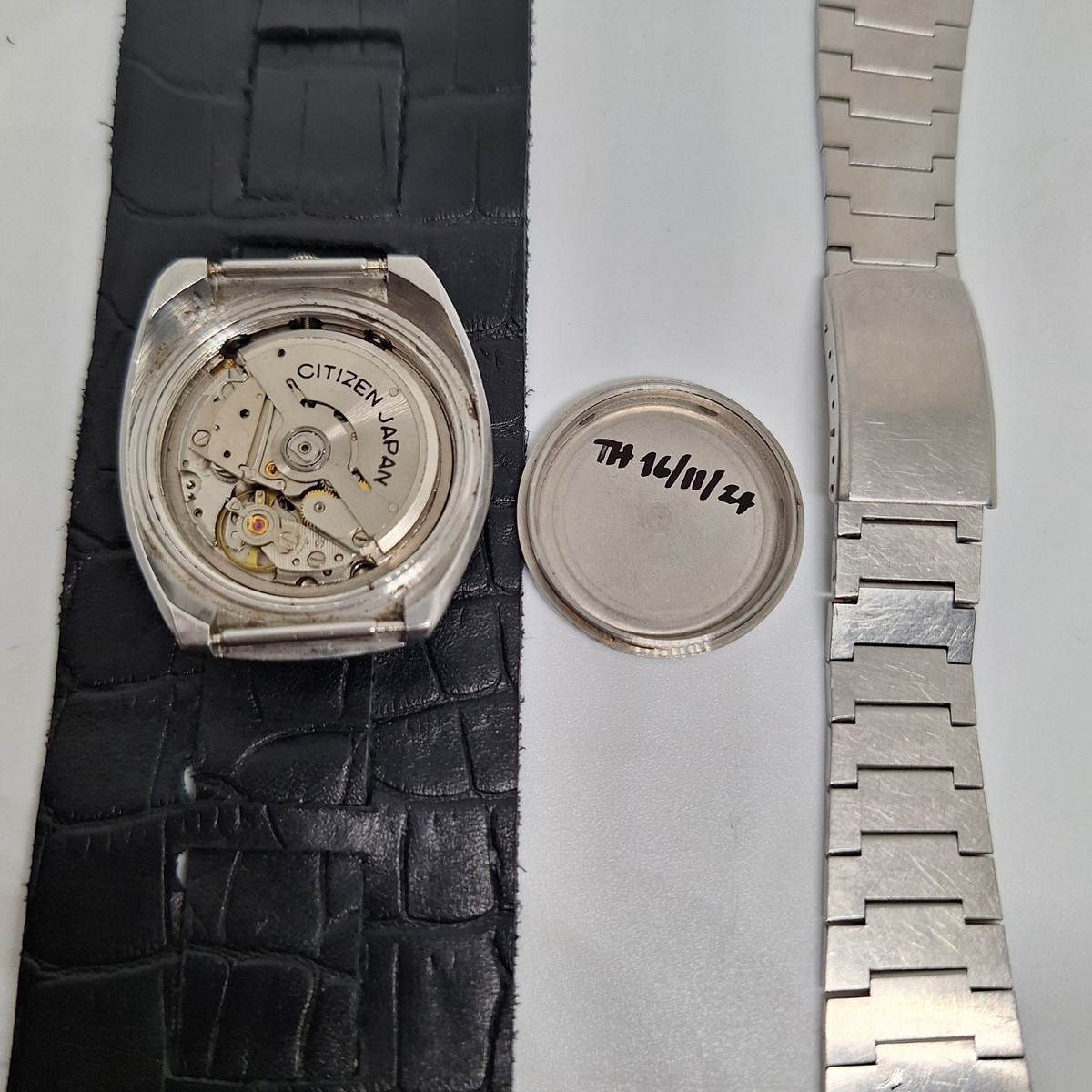 CITIZEN BULLHEAD 8110 BRAD PITT CHRONOGRAPH WATCH YELLOW DIAL | eBay