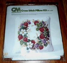 Strawberries Wreath Pillow CM Cross Stitch 6779 Vintage KIT Columbia Minerva NEW