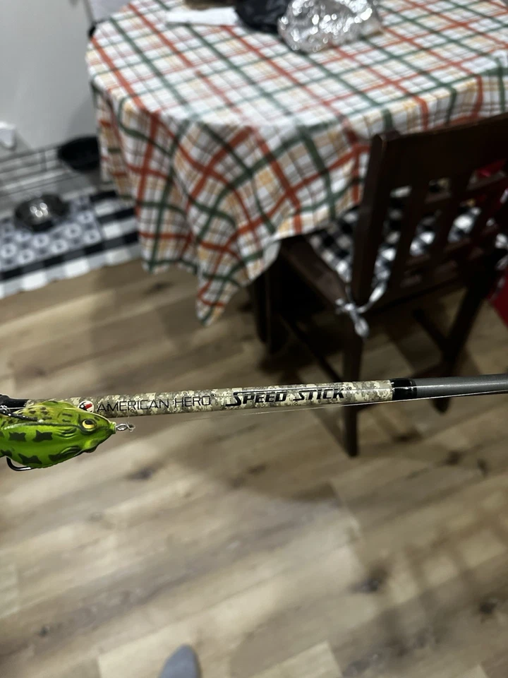 Barra de fundición de cebo Lew's American Hero Speed Stick 7', AHA1H70MH, casi como nueva Foto 2 de 4