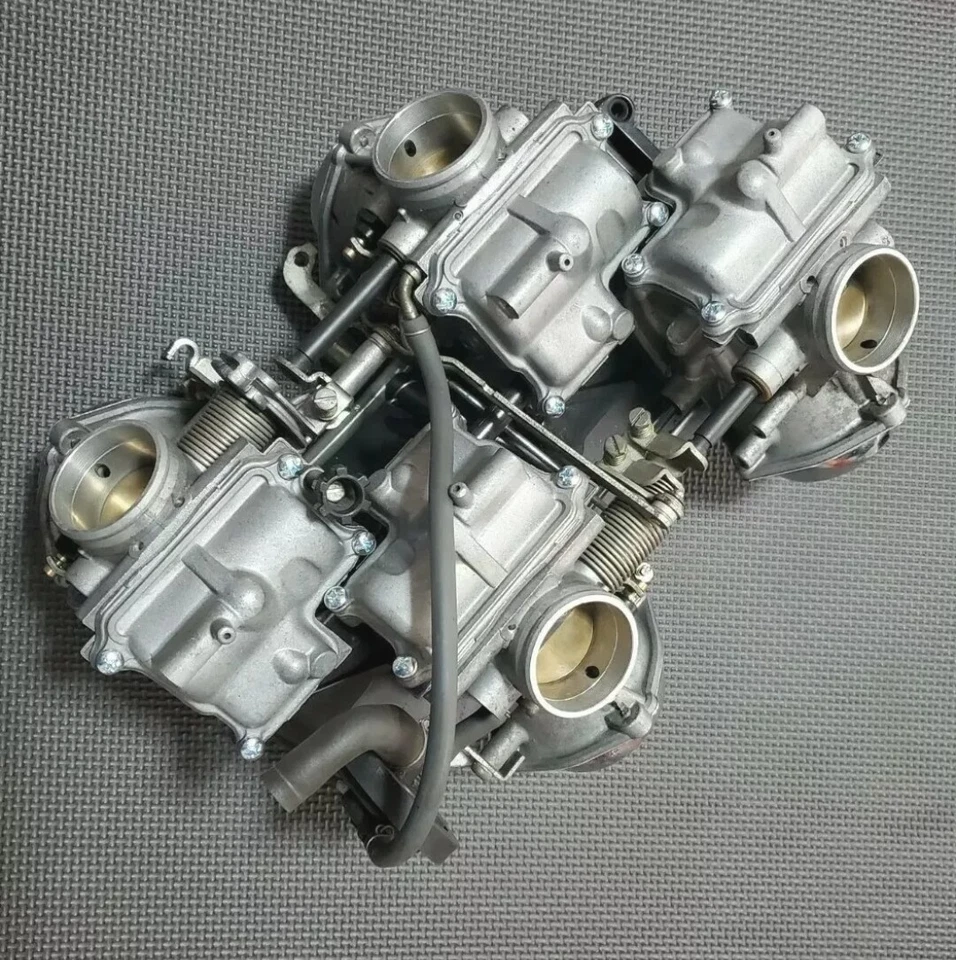 Servicio profesional de limpieza y reconstrucción de carburadores Honda Magna V45 500 700 750 1100 Foto 4 de 4