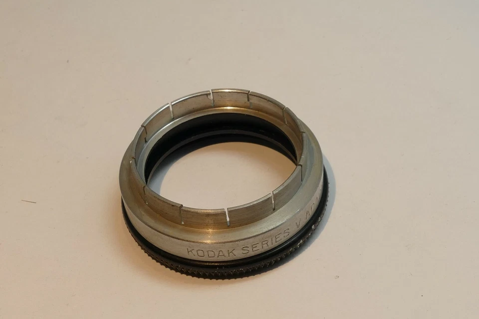 28.5mm to 33.3mm (screw in) to series 5 V double threaded filter holder 1 5/16" - Image 2 of 4