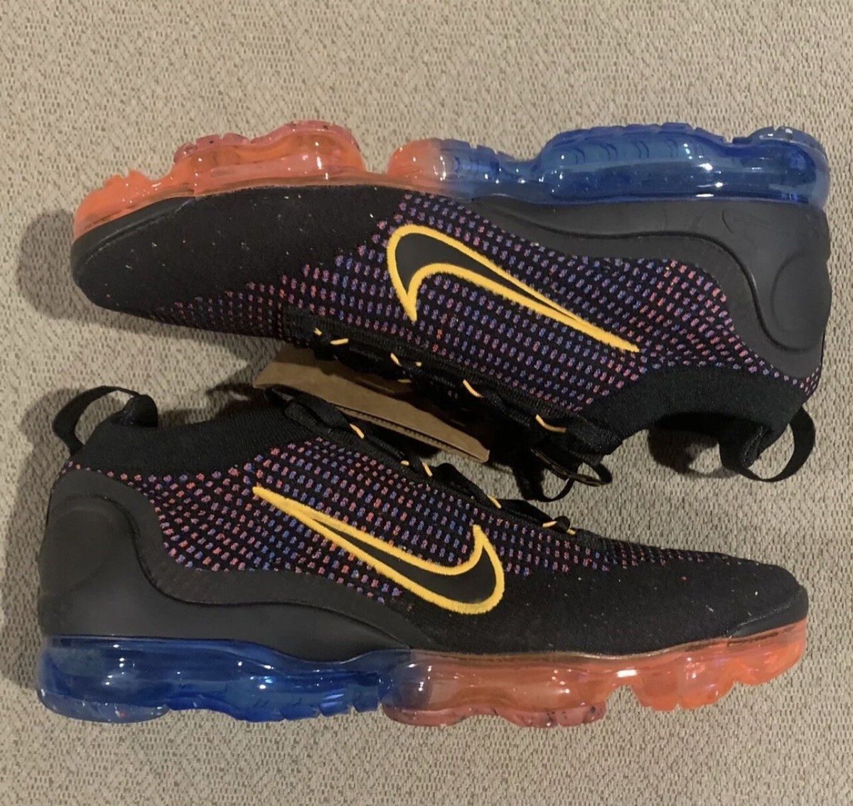 靴 NIKE VAPORMAX Nike Air Vapormax Flyknit Black, Gold,Blue,Red Men's Sz 8
